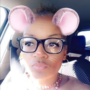 Meet your Posher, Gloria